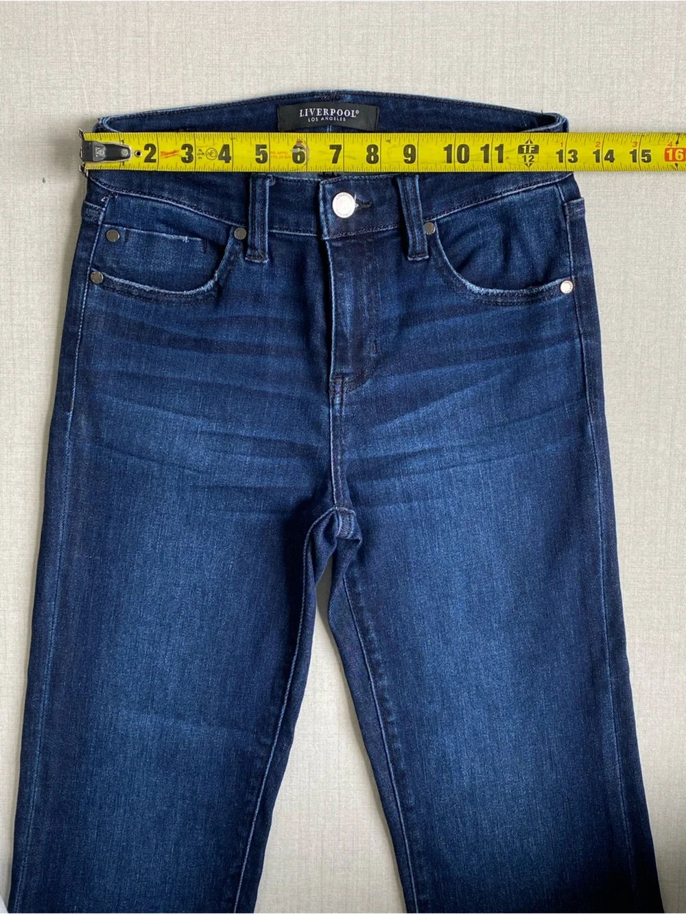 Liverpool Los Angeles Dark Wash Raw Hem Crop Flare Jeans Size 2/26